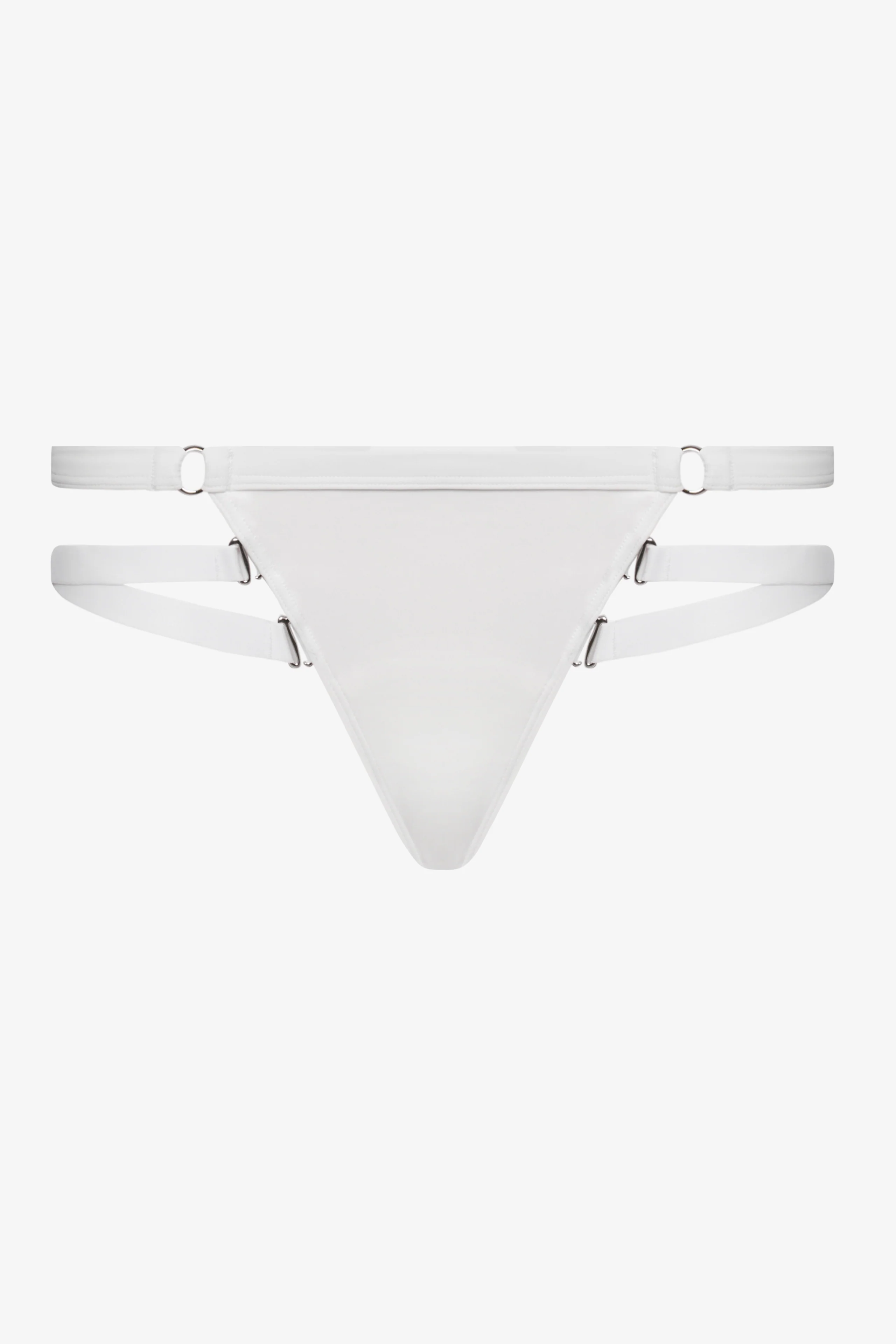 String - Fatale - Image 2
